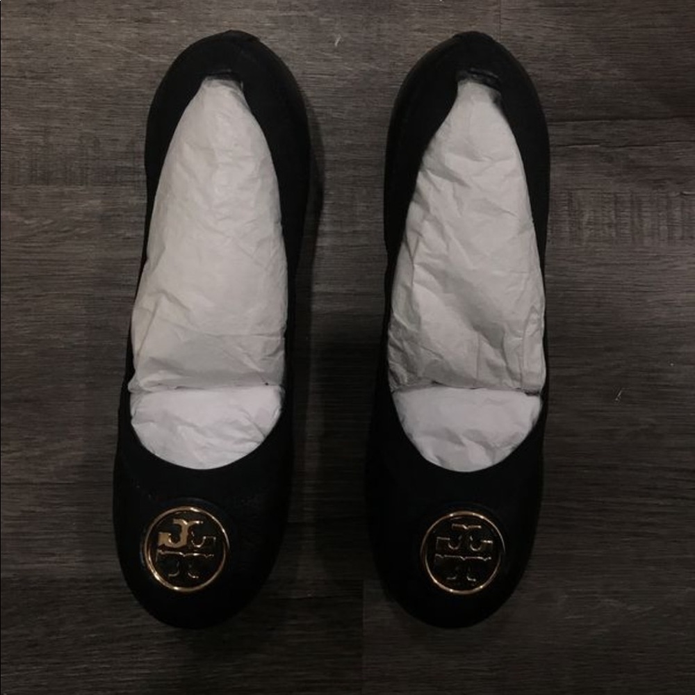 Tory Burch Caroline 2 Flats With Big Emblem - image 1